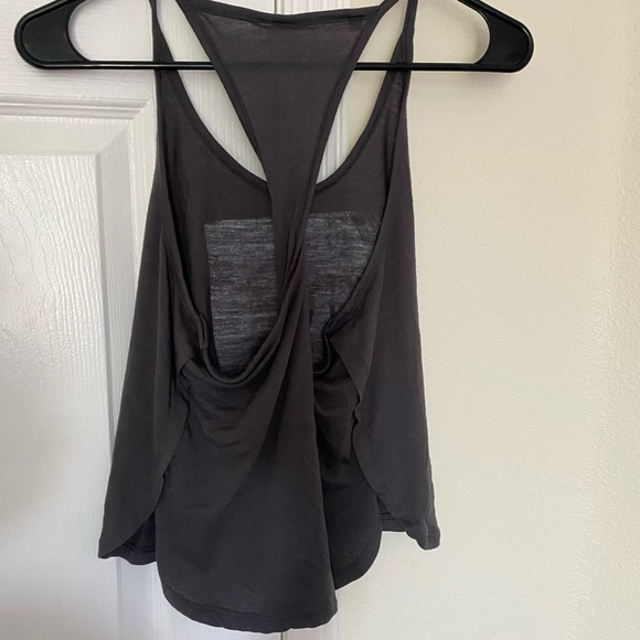 Gymshark Athletic Twist Crop Tank Top - Picture 2 of 3